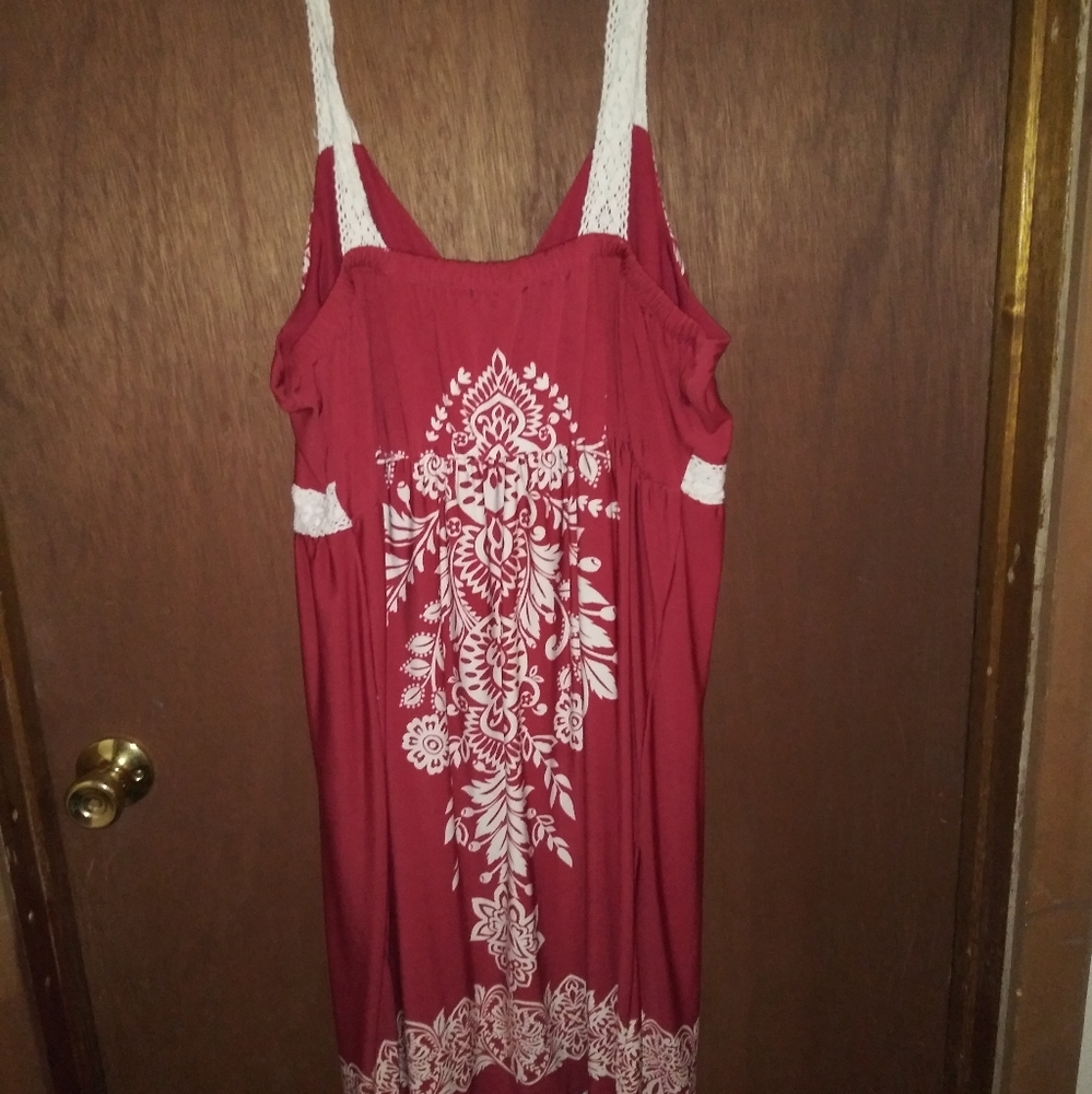 Red Tank - Picture 3 of 3